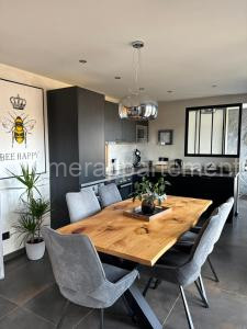 La reine appartement pour deux personnes avec magnifique vue et jacuzzi à Gérardmer